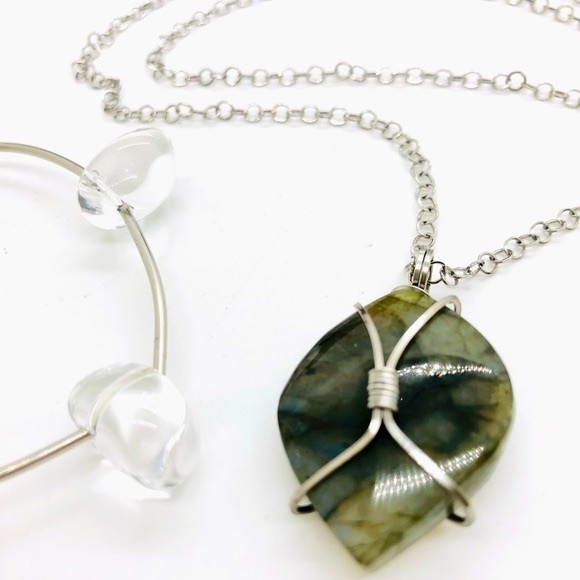 Vintage labradorite pendant necklace & Quartz Bracelet - Picture 6 of 15